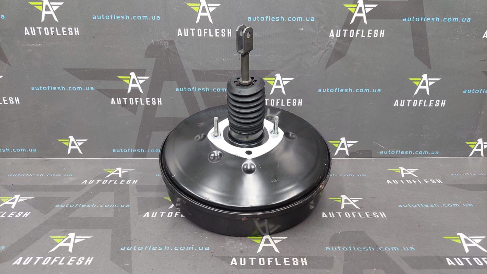 Вакуумный усилитель тормозов 8200837097, 93861713 Nissan Primastar Opel Vivaro Renault Trafic 2 бу Вакуумный усилитель тормозов 8200837097, 93861713 Nissan Primastar Opel Vivaro Renault Trafic 2 бу